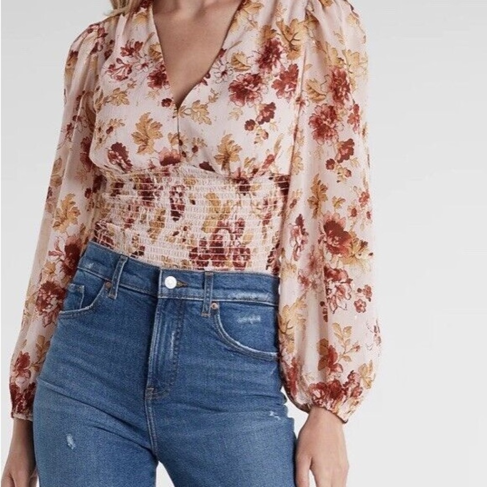 NWT Expresss Floral V-Neck Smocked Waist Top